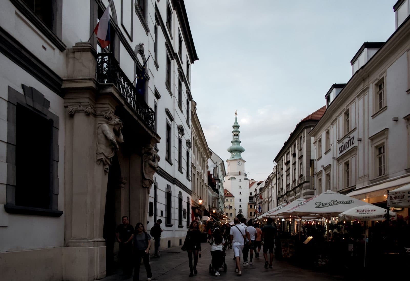 Veterán alebo limuzína na svadbu? Ako vybrať svadobné auto